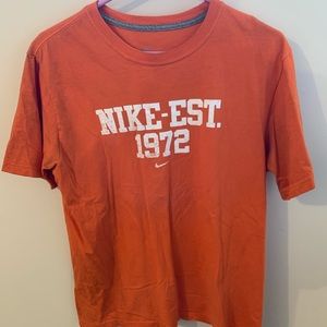Nike T